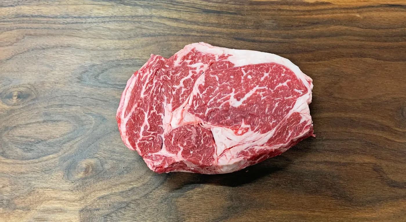 Ribeye con la marezzatura in evidenza